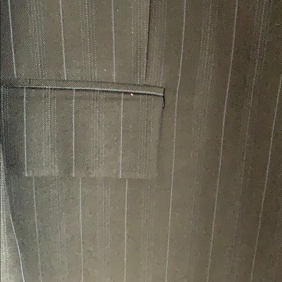 Men’s Tommy Hillfiger, Nautica & Jones NY suits - Picture 7 of 7